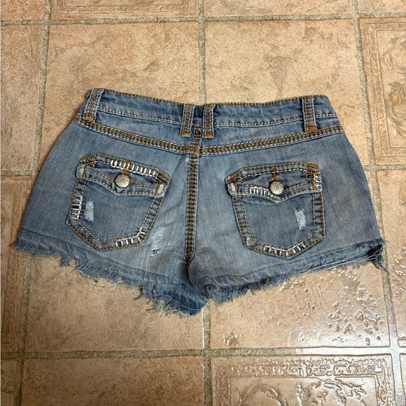 Shorts - Picture 2 of 3